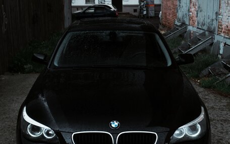 BMW 5 серия, 2004 год, 1 500 000 рублей, 1 фотография