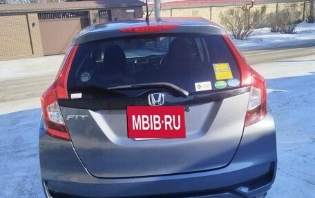 Honda Fit III, 2019 год, 1 000 000 рублей, 2 фотография