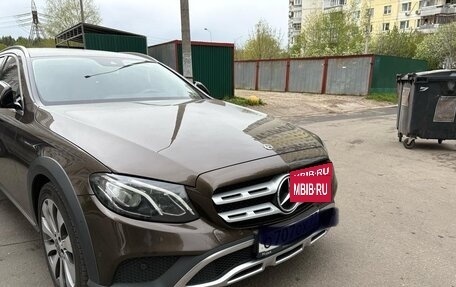 Mercedes-Benz E-Класс, 2017 год, 4 000 000 рублей, 2 фотография