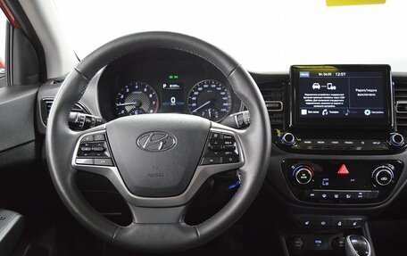 Hyundai Solaris II рестайлинг, 2022 год, 1 750 000 рублей, 12 фотография