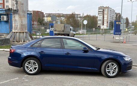 Audi A4, 2018 год, 2 300 000 рублей, 8 фотография