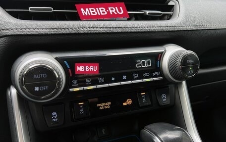 Toyota RAV4, 2019 год, 2 999 000 рублей, 14 фотография