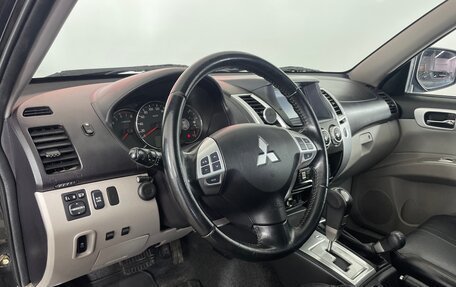 Mitsubishi Pajero Sport II рестайлинг, 2014 год, 2 079 000 рублей, 11 фотография