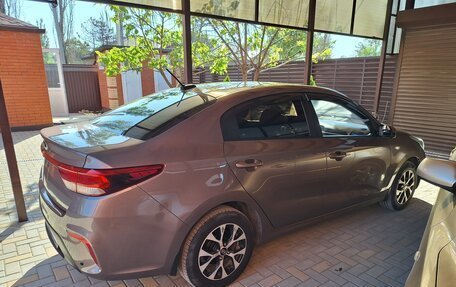 KIA Rio IV, 2018 год, 1 400 000 рублей, 2 фотография
