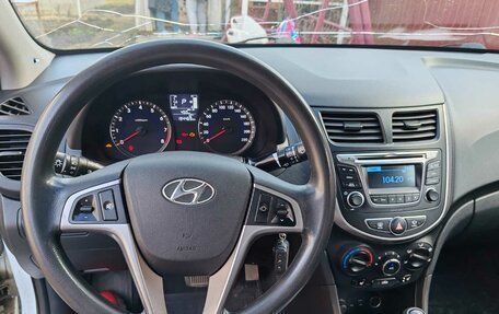 Hyundai Solaris II рестайлинг, 2014 год, 1 015 000 рублей, 11 фотография