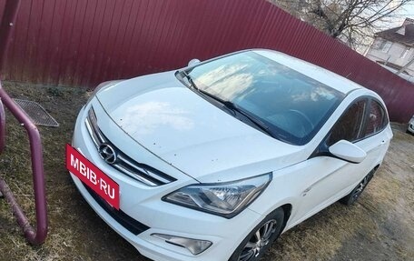 Hyundai Solaris II рестайлинг, 2014 год, 1 015 000 рублей, 22 фотография