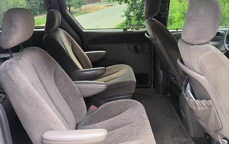 Chrysler Voyager IV, 2002 год, 950 000 рублей, 6 фотография