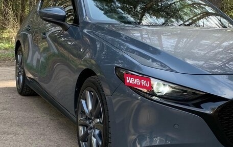 Mazda 3, 2019 год, 2 000 000 рублей, 5 фотография