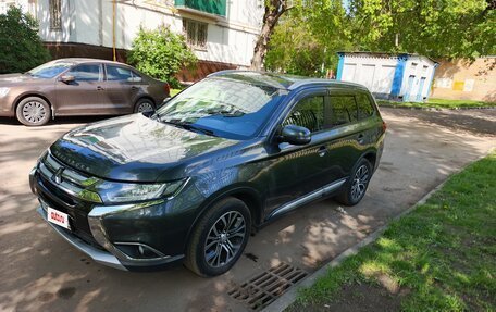 Mitsubishi Outlander III рестайлинг 3, 2016 год, 2 200 000 рублей, 9 фотография