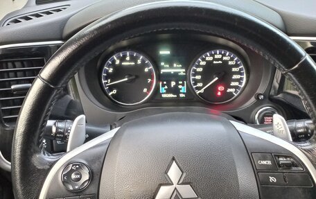 Mitsubishi Outlander III рестайлинг 3, 2014 год, 1 424 000 рублей, 7 фотография