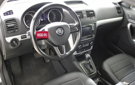 Skoda Yeti I рестайлинг, 2017 год, 1 780 000 рублей, 12 фотография
