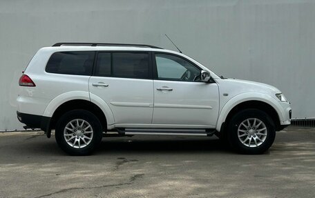 Mitsubishi Pajero Sport II рестайлинг, 2015 год, 1 990 000 рублей, 4 фотография