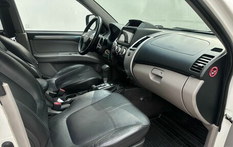 Mitsubishi Pajero Sport II рестайлинг, 2015 год, 1 990 000 рублей, 13 фотография