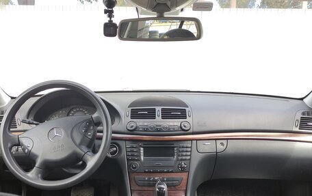 Mercedes-Benz E-Класс, 2002 год, 800 000 рублей, 8 фотография