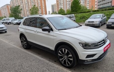 Volkswagen Tiguan II, 2019 год, 3 050 000 рублей, 1 фотография