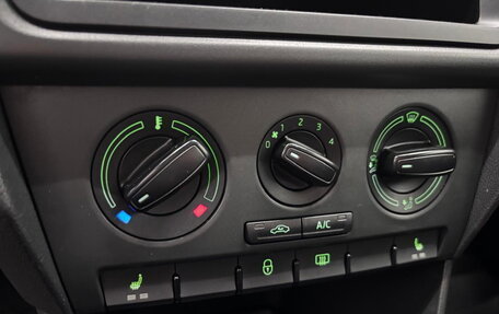 Skoda Rapid I, 2015 год, 650 000 рублей, 13 фотография