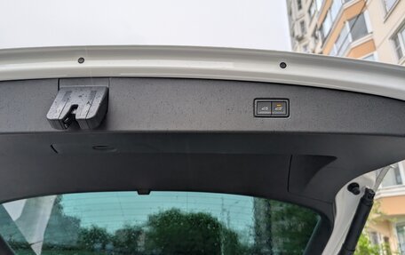 Volkswagen Tiguan II, 2019 год, 3 050 000 рублей, 3 фотография