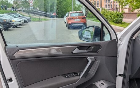 Volkswagen Tiguan II, 2019 год, 3 050 000 рублей, 12 фотография