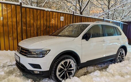 Volkswagen Tiguan II, 2019 год, 3 050 000 рублей, 19 фотография