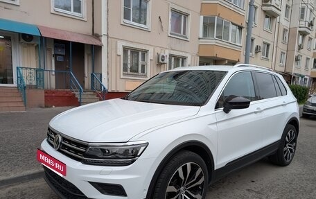Volkswagen Tiguan II, 2019 год, 3 050 000 рублей, 2 фотография