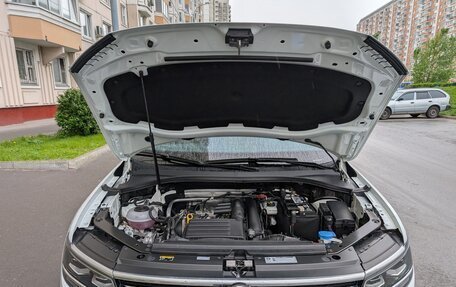 Volkswagen Tiguan II, 2019 год, 3 050 000 рублей, 29 фотография