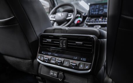 Toyota Land Cruiser, 2024 год, 12 950 000 рублей, 23 фотография