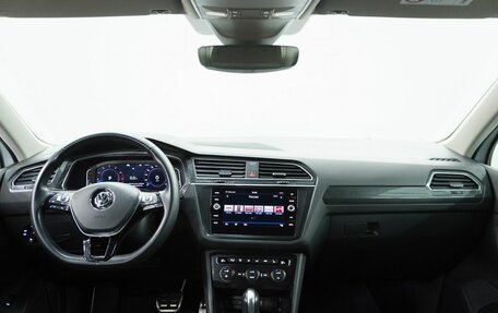 Volkswagen Tiguan II, 2019 год, 2 630 000 рублей, 9 фотография