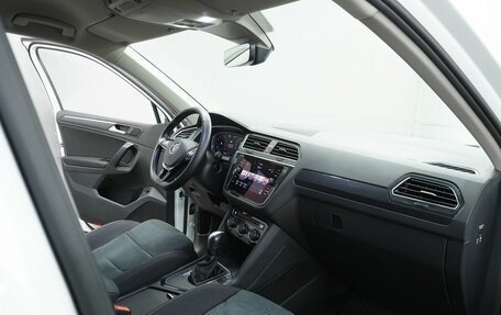 Volkswagen Tiguan II, 2019 год, 2 630 000 рублей, 13 фотография