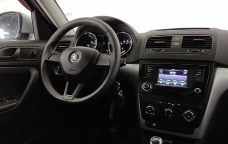 Skoda Yeti I рестайлинг, 2017 год, 1 399 000 рублей, 9 фотография