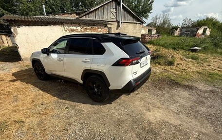 Toyota RAV4, 2021 год, 4 100 000 рублей, 2 фотография