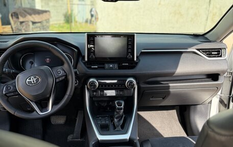 Toyota RAV4, 2021 год, 4 100 000 рублей, 6 фотография