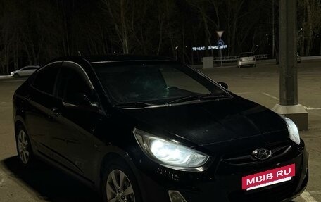 Hyundai Solaris II рестайлинг, 2012 год, 680 000 рублей, 13 фотография