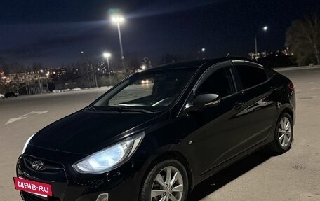 Hyundai Solaris II рестайлинг, 2012 год, 680 000 рублей, 14 фотография