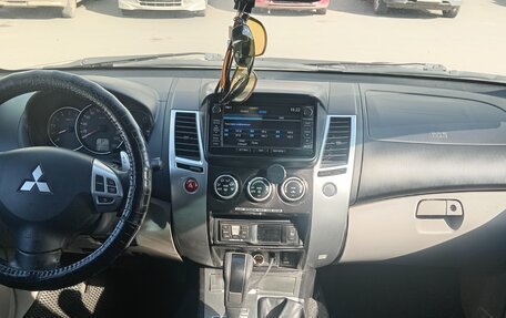 Mitsubishi Pajero Sport II рестайлинг, 2013 год, 1 999 999 рублей, 3 фотография