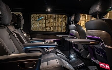 Mercedes-Benz V-Класс, 2024 год, 18 000 000 рублей, 13 фотография
