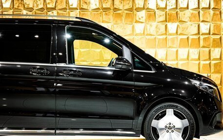 Mercedes-Benz V-Класс, 2024 год, 18 000 000 рублей, 25 фотография