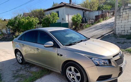 Chevrolet Cruze II, 2010 год, 900 000 рублей, 2 фотография