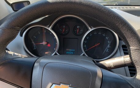 Chevrolet Cruze II, 2010 год, 900 000 рублей, 12 фотография