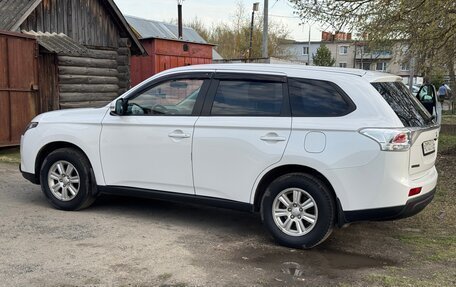 Mitsubishi Outlander III рестайлинг 3, 2012 год, 1 350 000 рублей, 6 фотография
