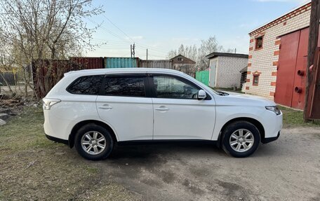 Mitsubishi Outlander III рестайлинг 3, 2012 год, 1 350 000 рублей, 9 фотография