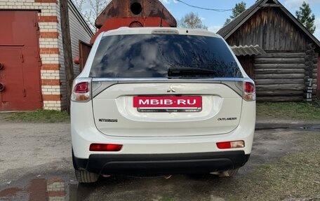 Mitsubishi Outlander III рестайлинг 3, 2012 год, 1 350 000 рублей, 7 фотография