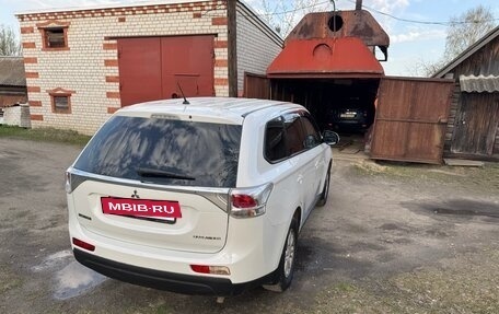 Mitsubishi Outlander III рестайлинг 3, 2012 год, 1 350 000 рублей, 8 фотография