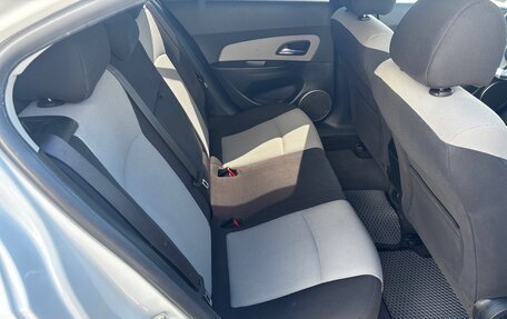 Chevrolet Cruze II, 2011 год, 747 000 рублей, 16 фотография