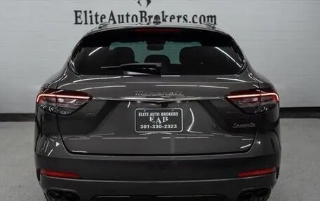 Maserati Levante I, 2022 год, 5 627 998 рублей, 5 фотография