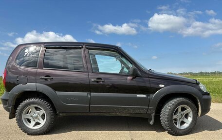 Chevrolet Niva I рестайлинг, 2011 год, 560 000 рублей, 4 фотография