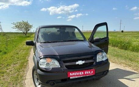 Chevrolet Niva I рестайлинг, 2011 год, 560 000 рублей, 3 фотография