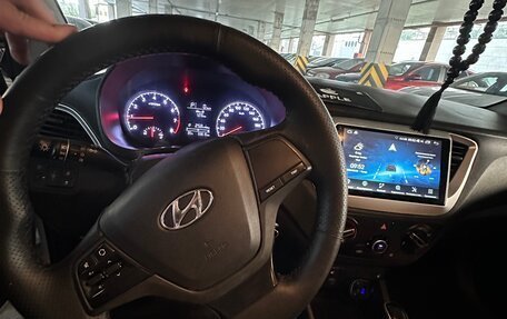 Hyundai Solaris II рестайлинг, 2019 год, 1 400 000 рублей, 5 фотография