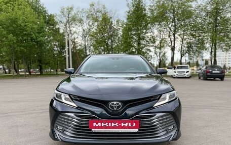 Toyota Camry, 2020 год, 2 690 000 рублей, 2 фотография