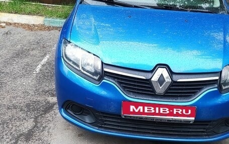Renault Logan II, 2017 год, 880 000 рублей, 2 фотография