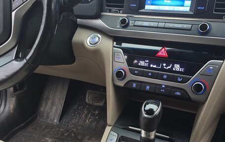 Hyundai Elantra VI рестайлинг, 2018 год, 1 099 999 рублей, 24 фотография
